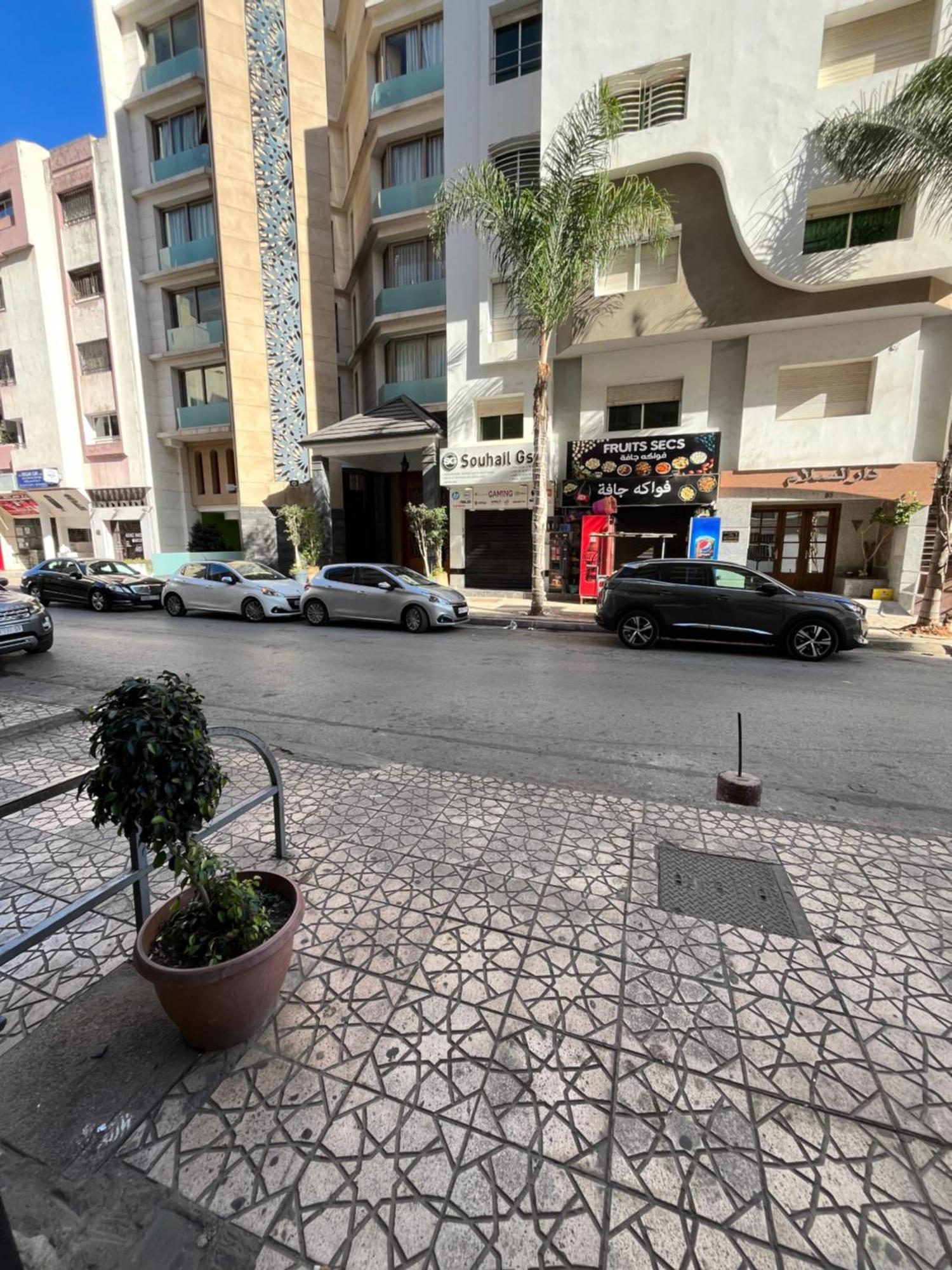 Luxury Center Town Apartment Kenitra Luaran gambar